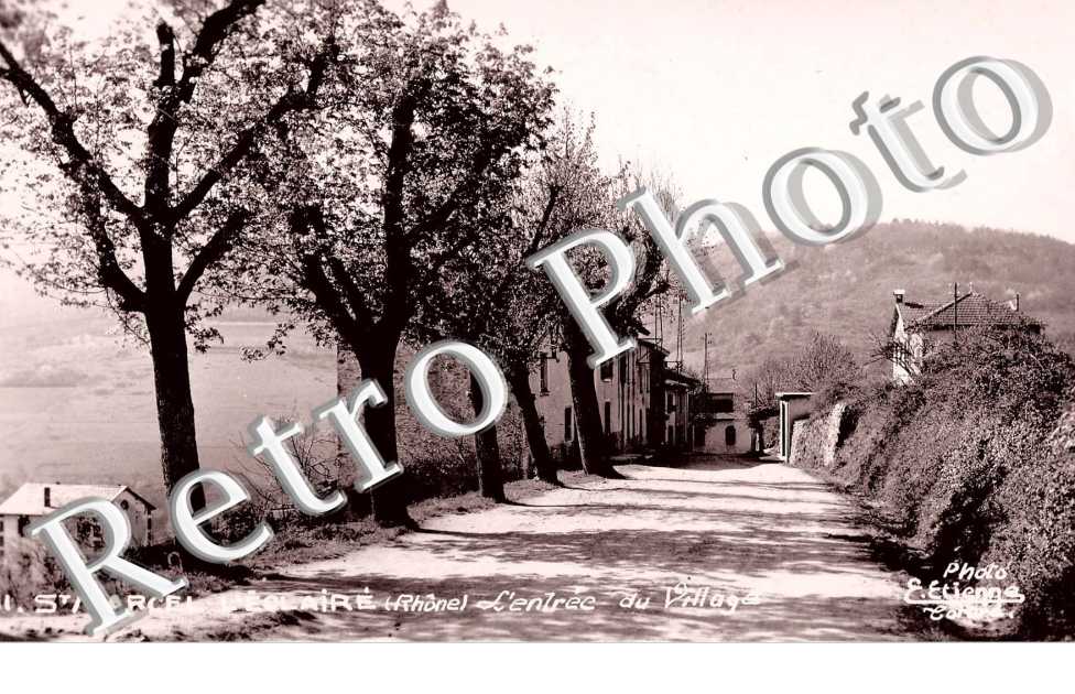 l'entrée du village