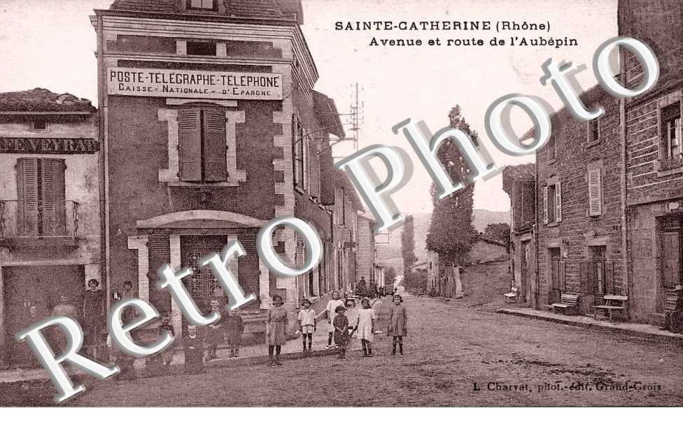Avenue et route de l'Aubepin
