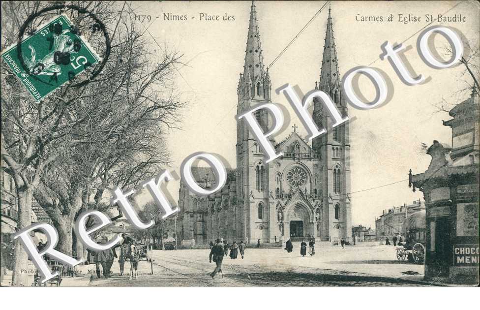 Place des Carmes et l'Eglise Saint-Baudile
