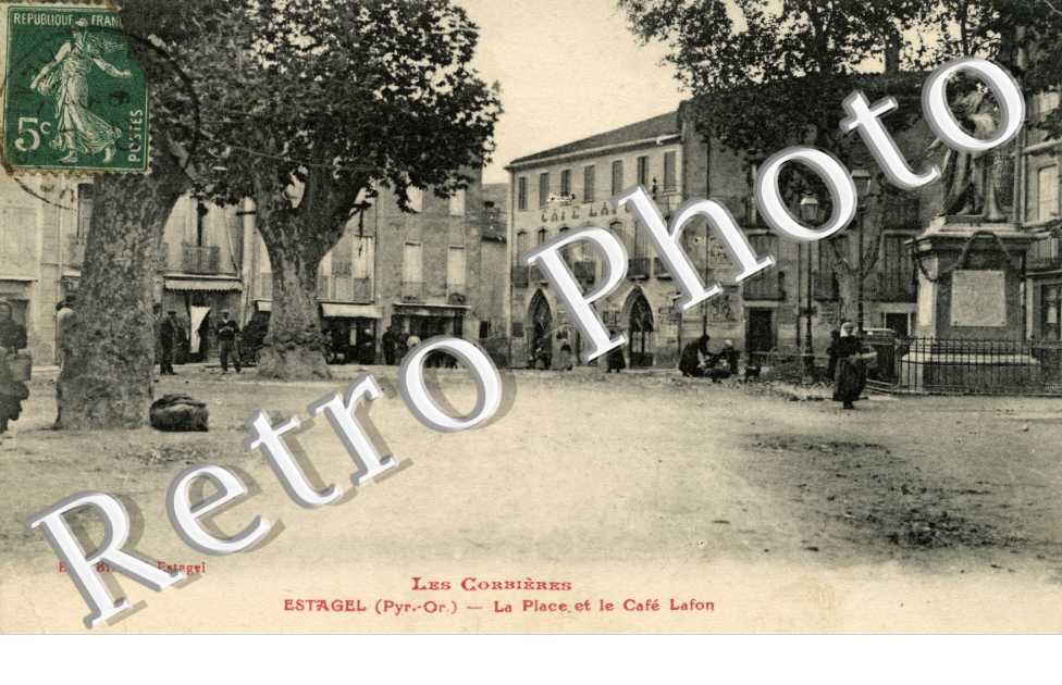 Les Corbieres - La place et le cafe Lafon