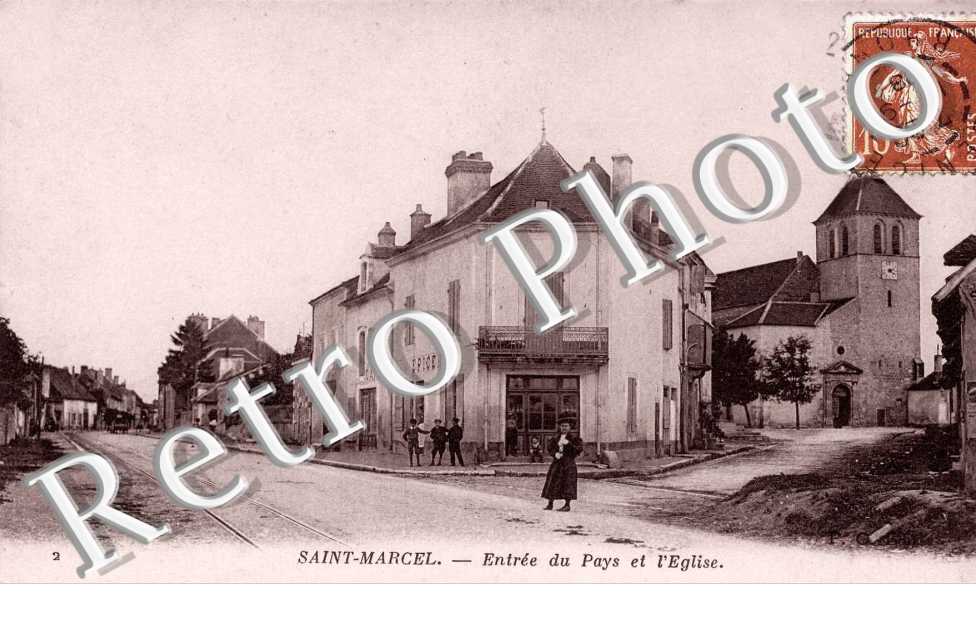 Entree du pays et l'eglise