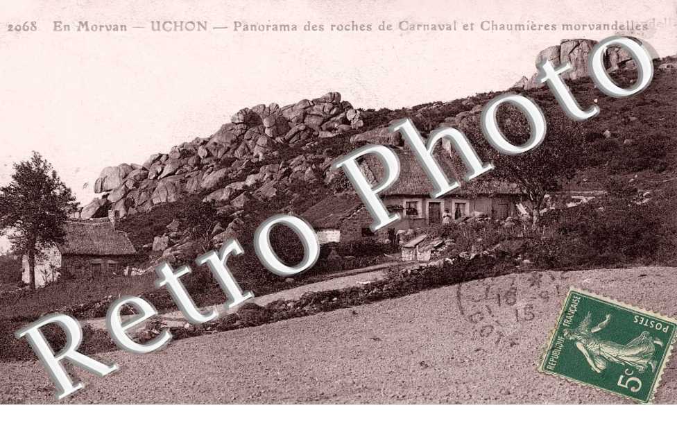 Panorama des roches de Carnaval et chaumieres morvandelles