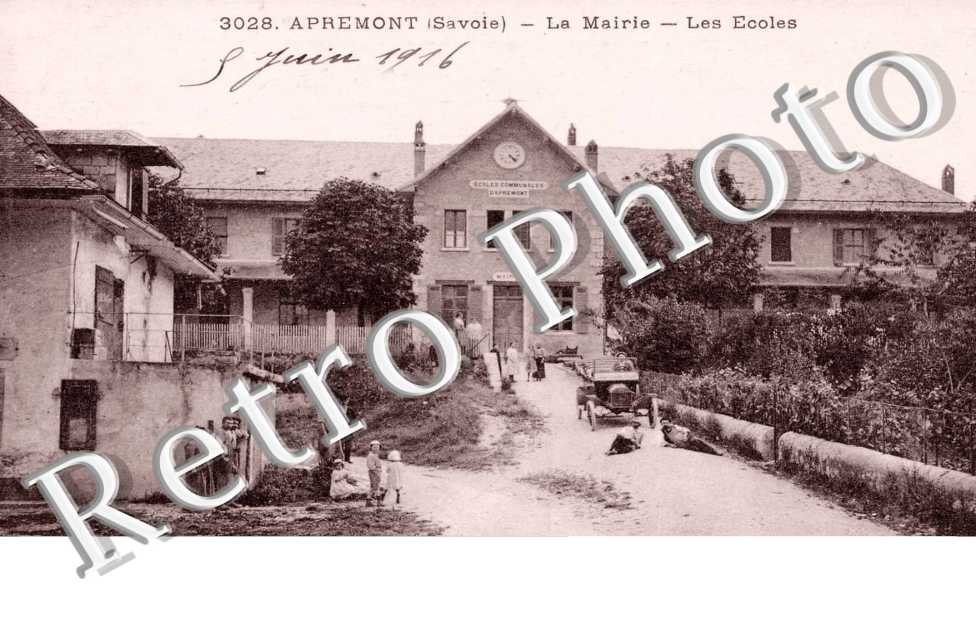 La Mairie et les Ecoles