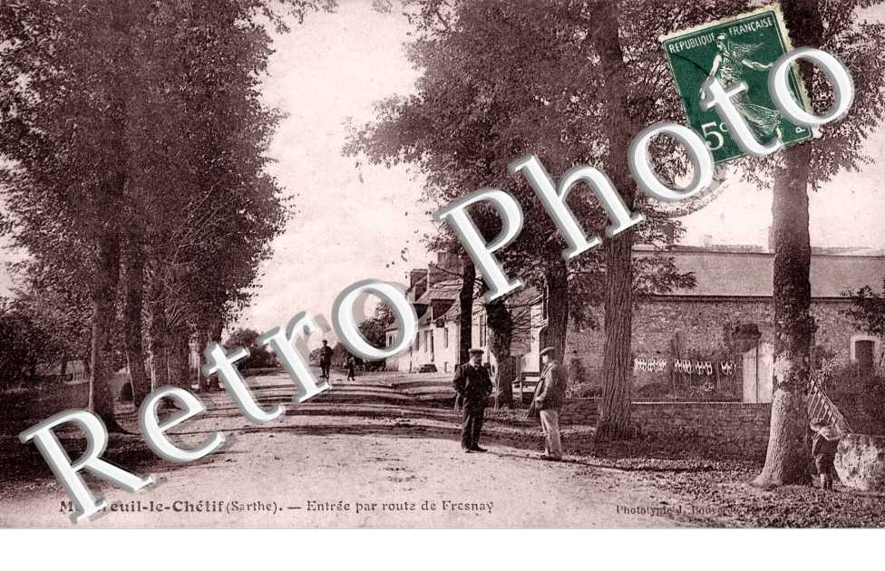 entrée par la route de Fresnay en 1909