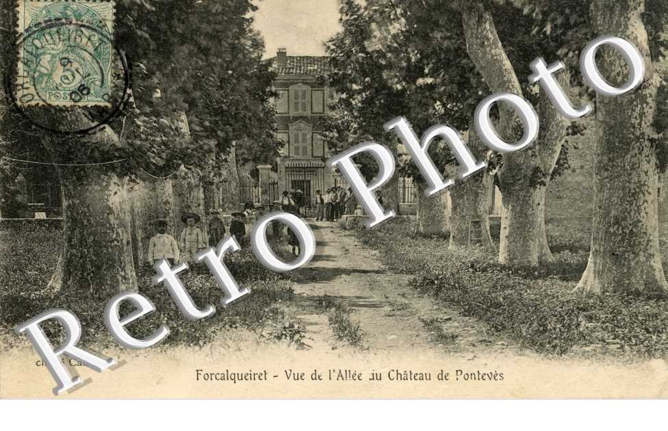 Vue de l'allee du chateau de Ponteves