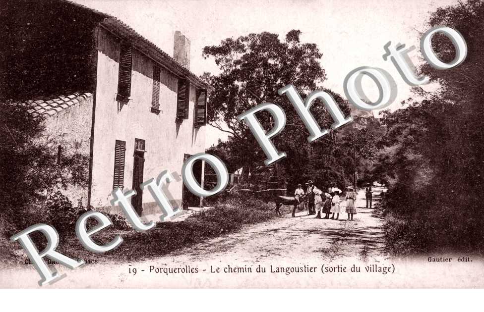 Le Chemin du Langoustier (sortie du village)