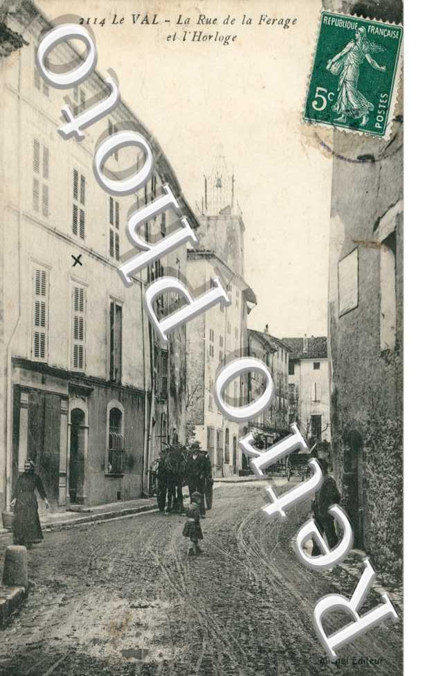 La rue de la ferage et l'horloge