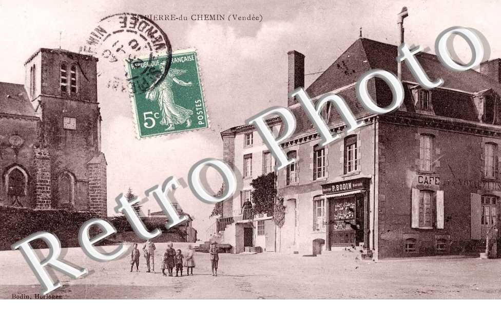 La Place - P. Bodin - Café Epicerie