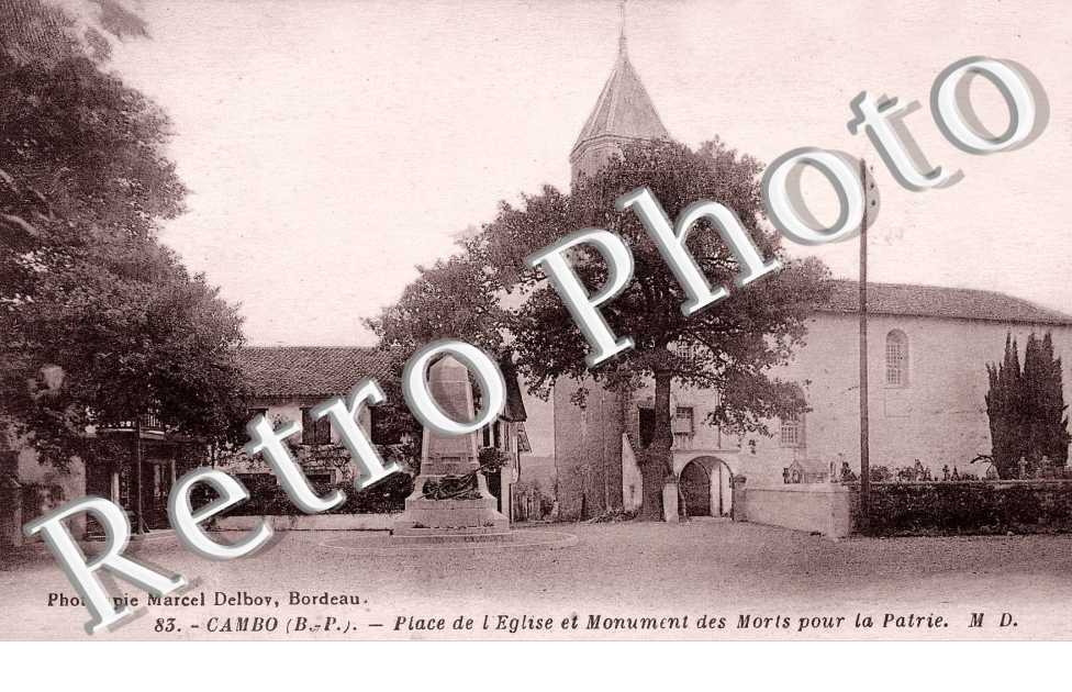 place de l'eglise et Monument aux Morts