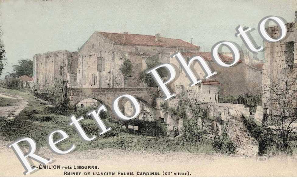 ruines de l'ancien palais cardinal (couleur)