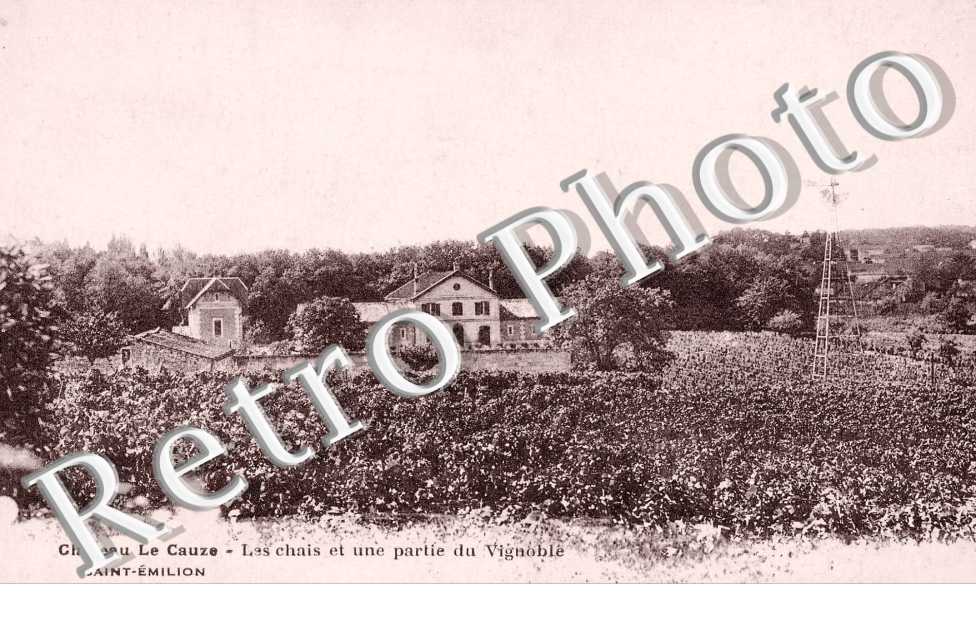 Chateau Le Cauze, les Chais et une partie du Vignoble