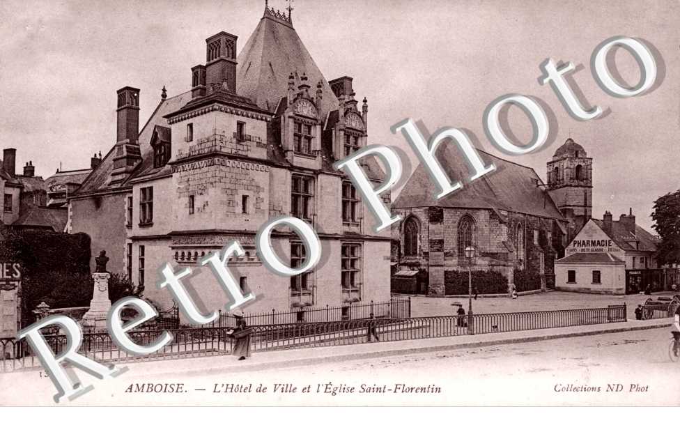 Hotel de ville et Eglise saint Florentin