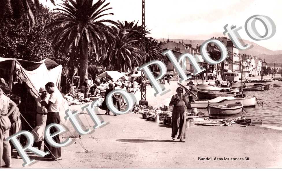 sur le quai du port