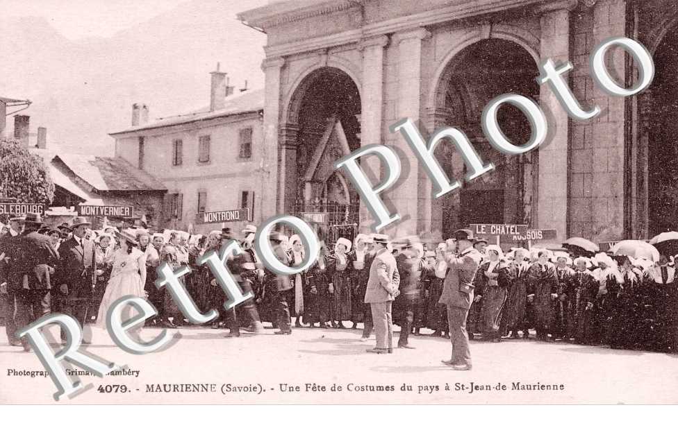 Une fete de costumes du pays a St Jean de Maurienne