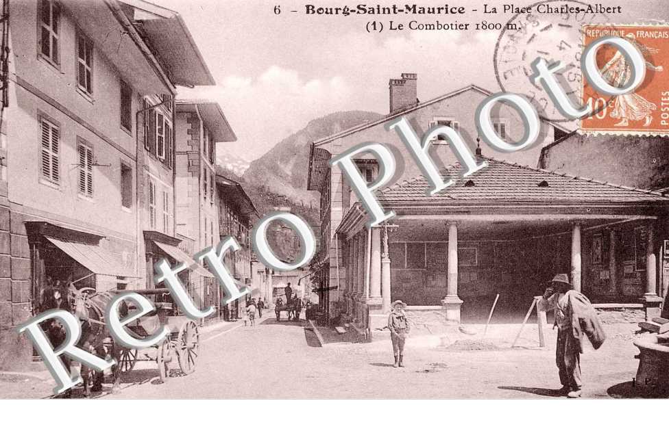 La place Charles-Albert - le Combotier