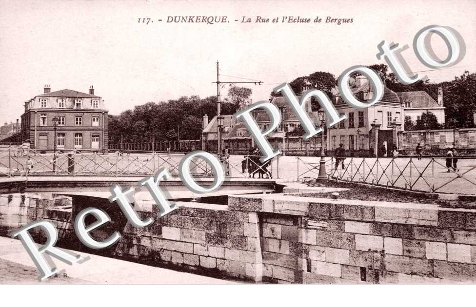 la rue et l'ecluse de Bergues