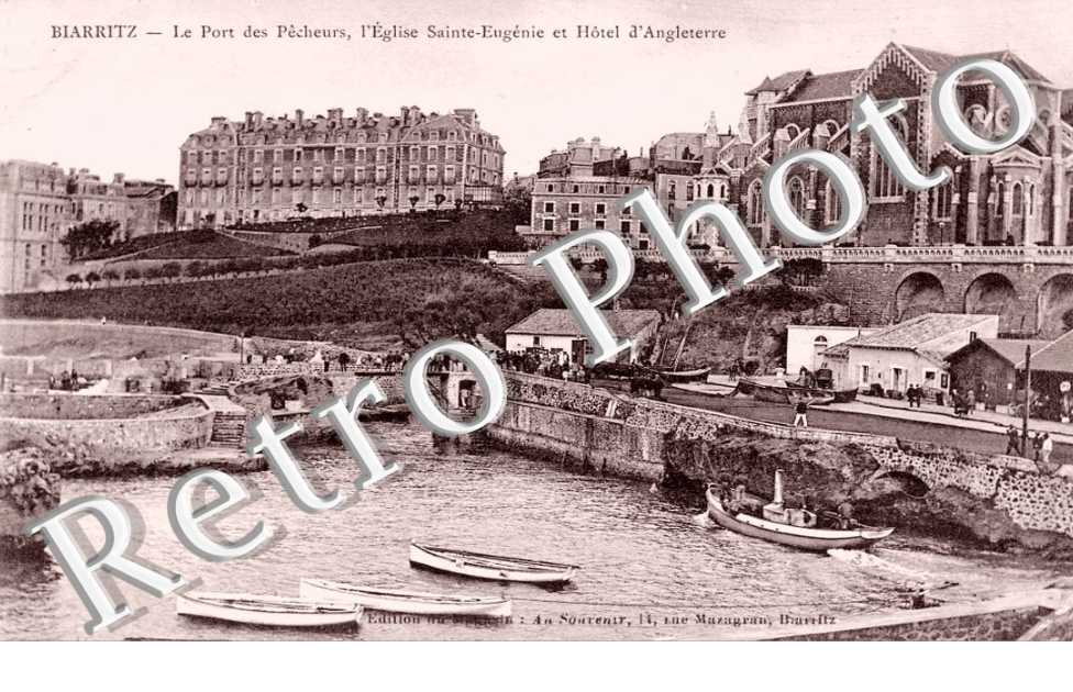 LE PORT DES PECHEURS l'eglise Sainte Eugenie et l'Hotel d'Angleterre
