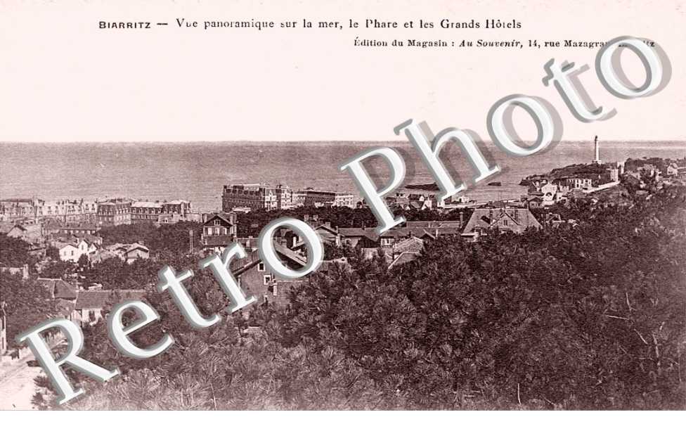 Vue panoramique sur la Mer, le Phare et les Grands Hotels
