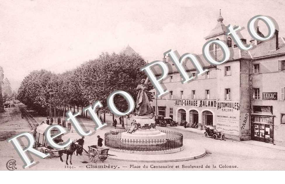 Place du Centenaire et Boulevard de la Colonne