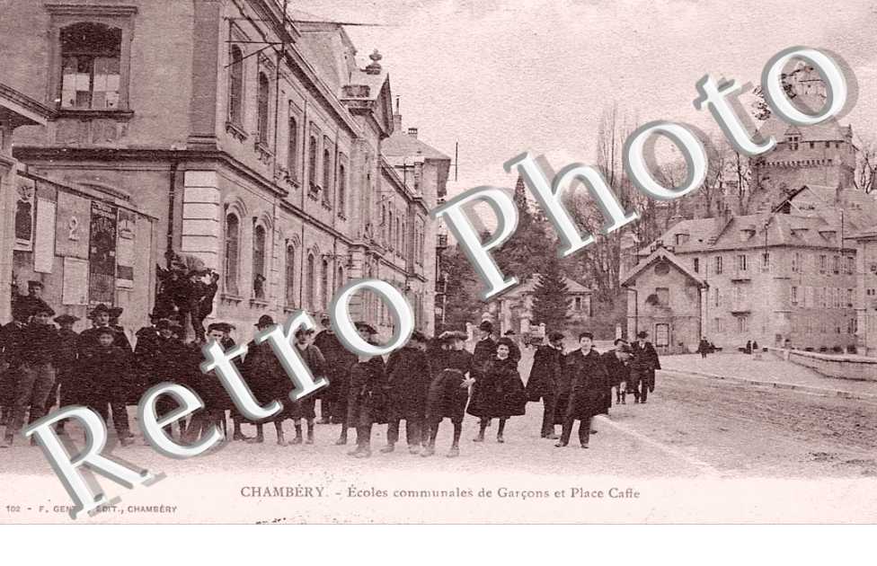 Ecoles communales de garcons et place Caffe