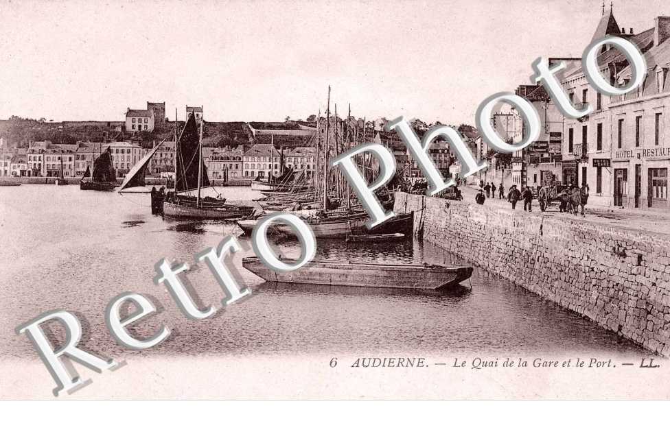 le quai de la gare et le port