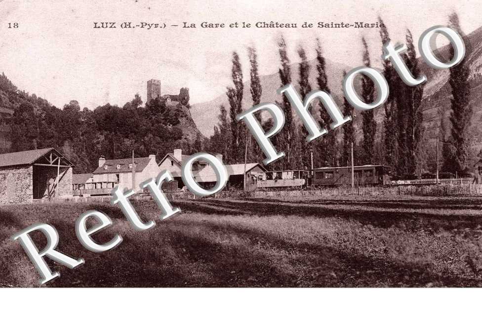 La gare et le chateau de Sainte-Marie