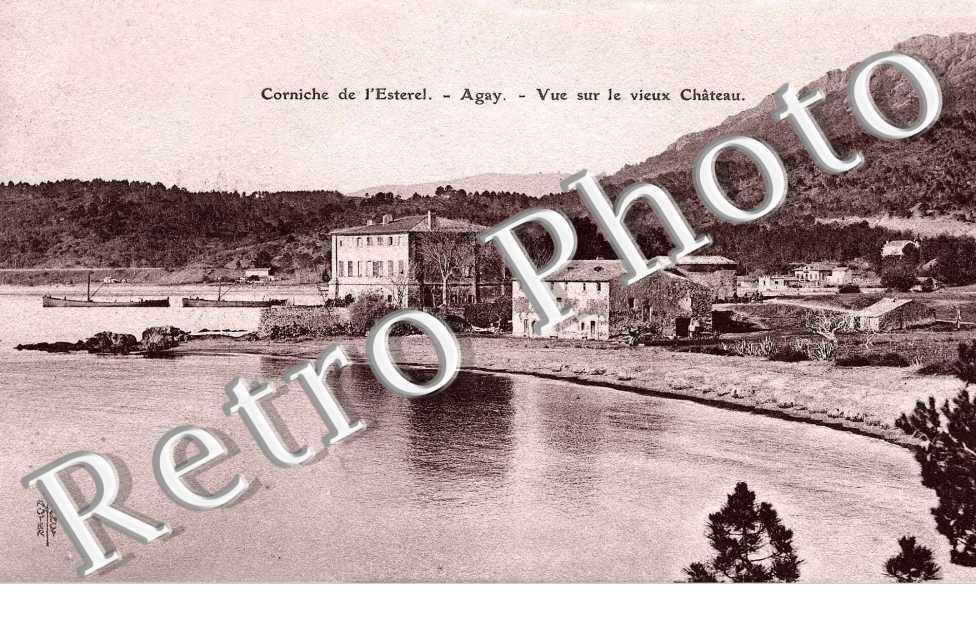 Corniche de l'Esterel. Vue sur le Vieux Chateau