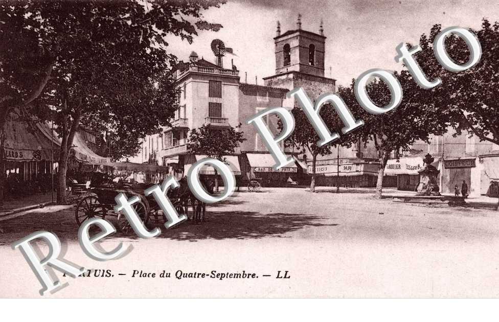 Place du 4 sept - horloge