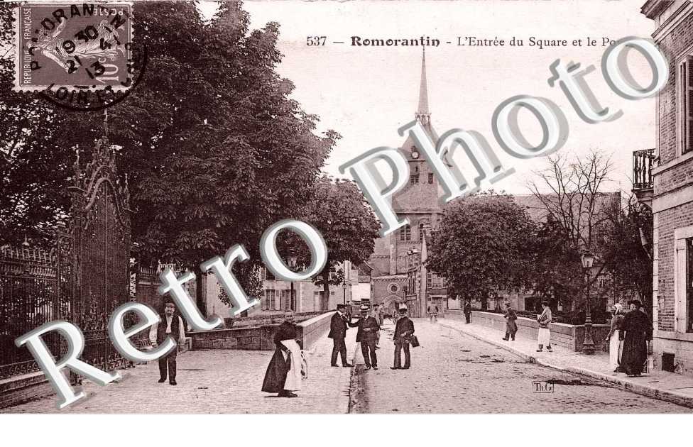 l'enree du square et le pont