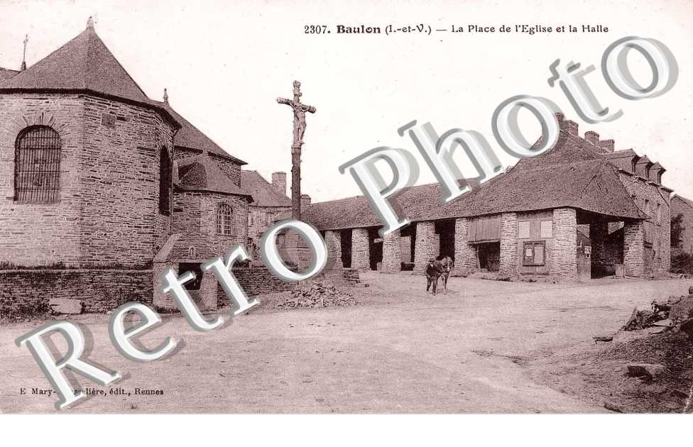 La Place de l'Eglise et la Halle
