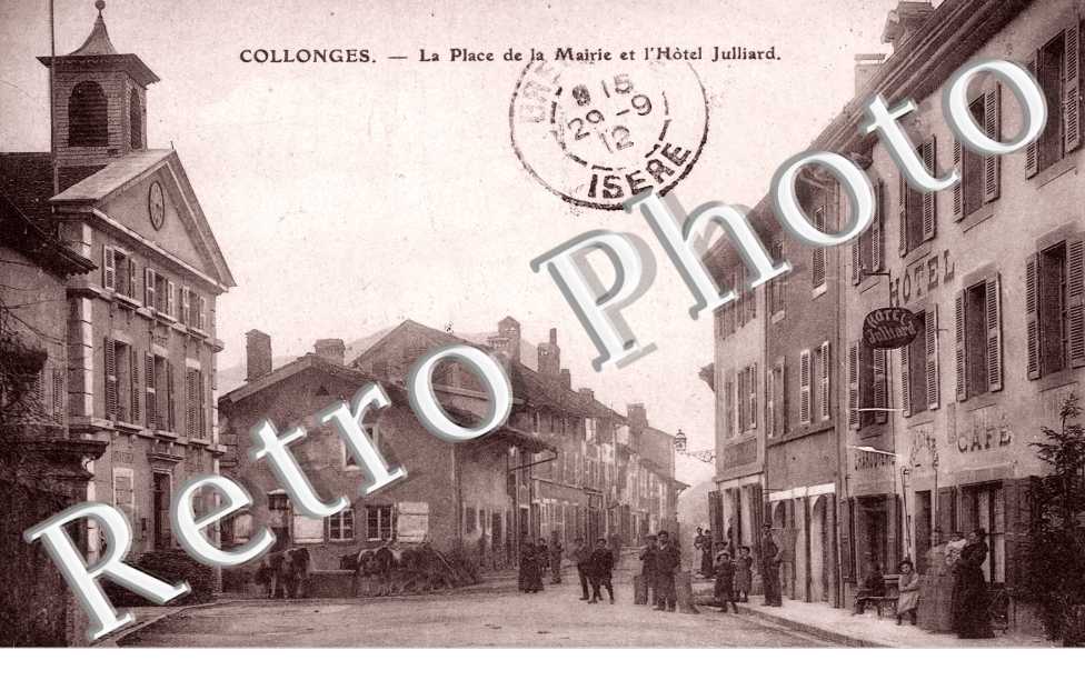 la place de la mairie et l'hotel Julliard