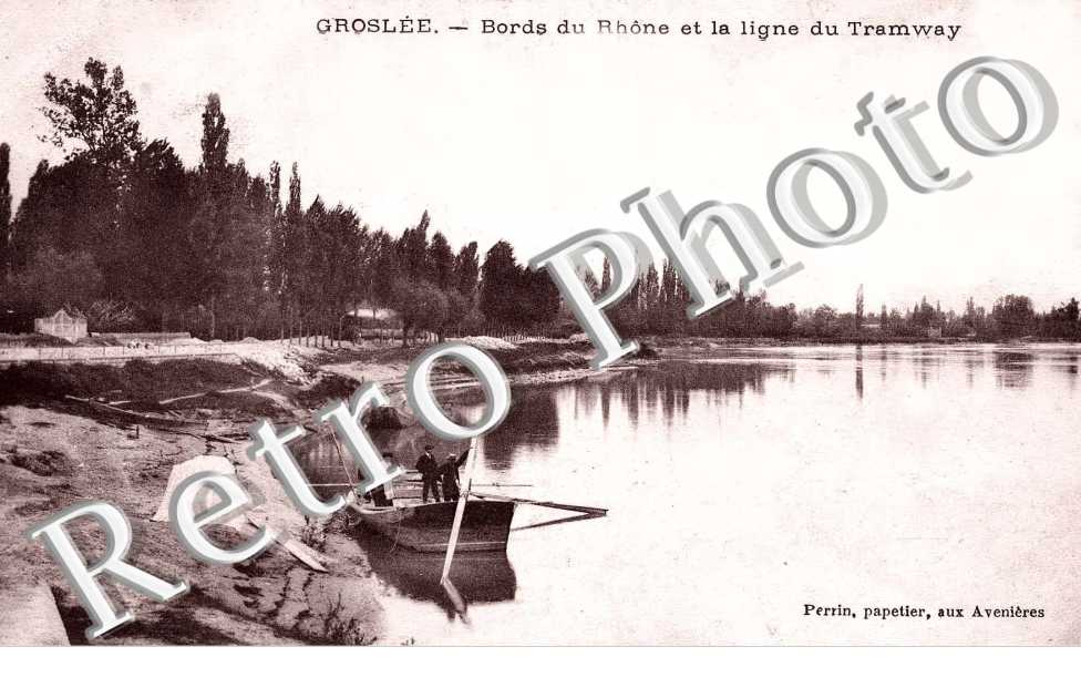 Bords du Rhone et la ligne du tramway