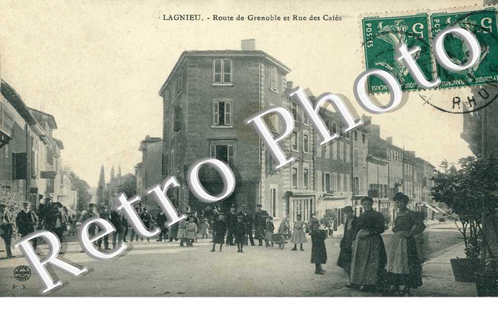 Route de Grenoble et Rue des Cafés