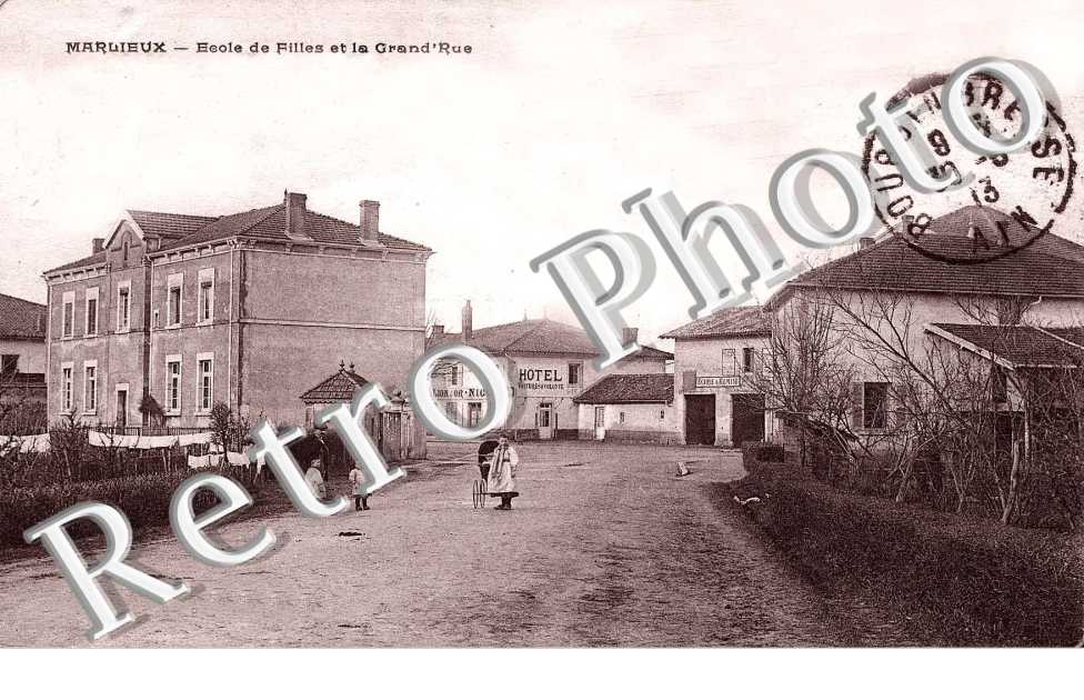 Ecole de filles et la grande rue