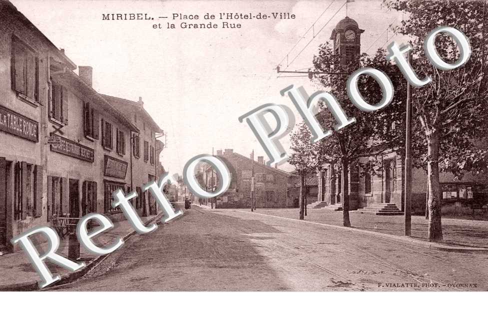 PLace de l'hotel de ville et la grande rue