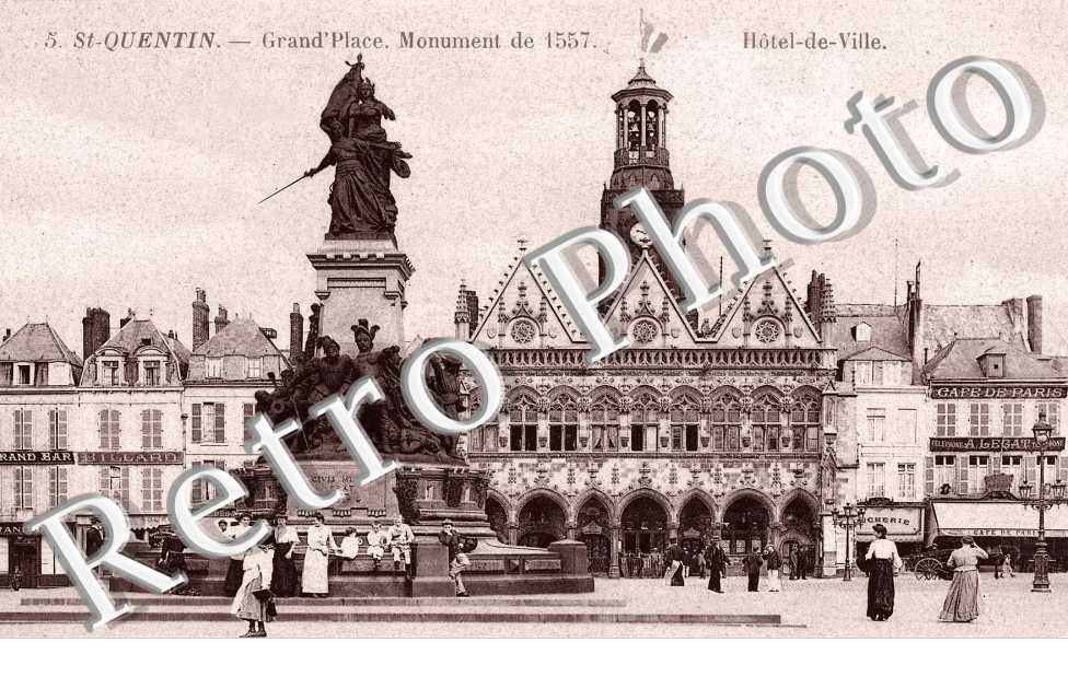 grand'place Monument de 1557  Hotel-de-Ville