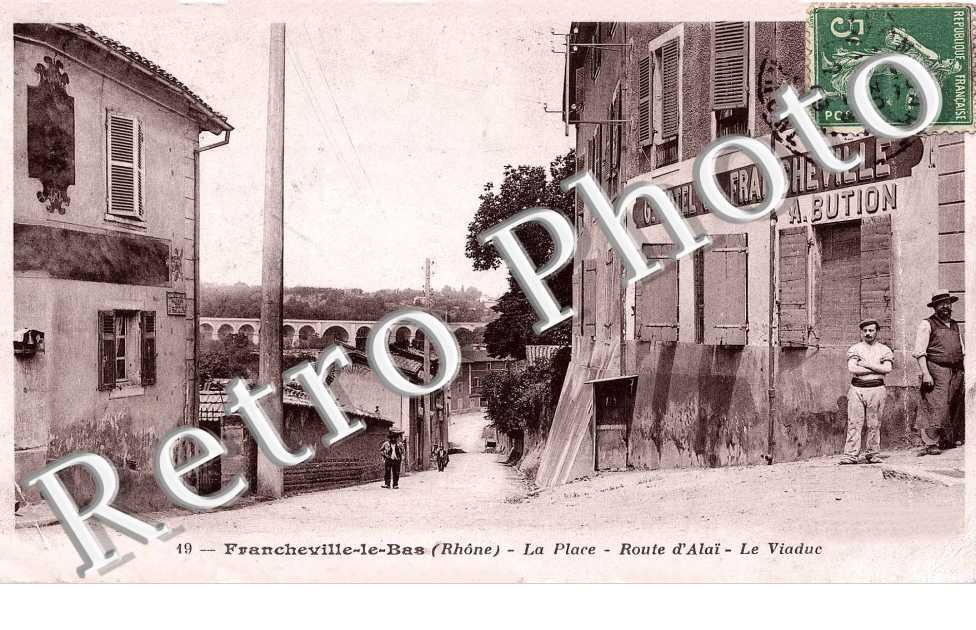 La place - Route d'Alai - Le Viaduc