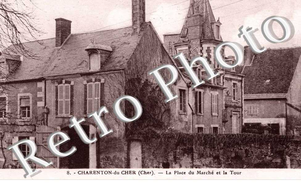 la place du marche et la tour