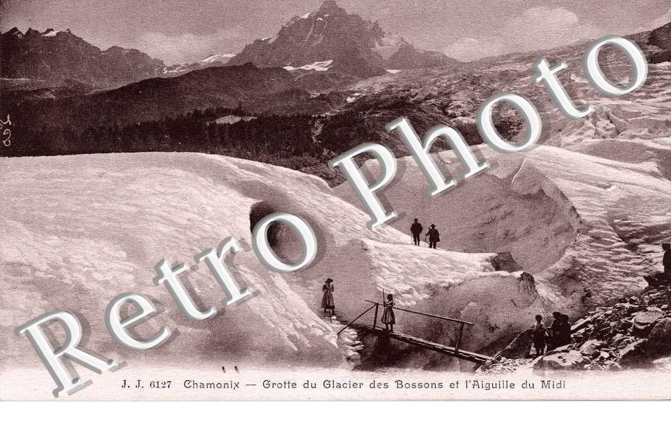 Grotte du glacier des Bossons et l'aiguille du midi
