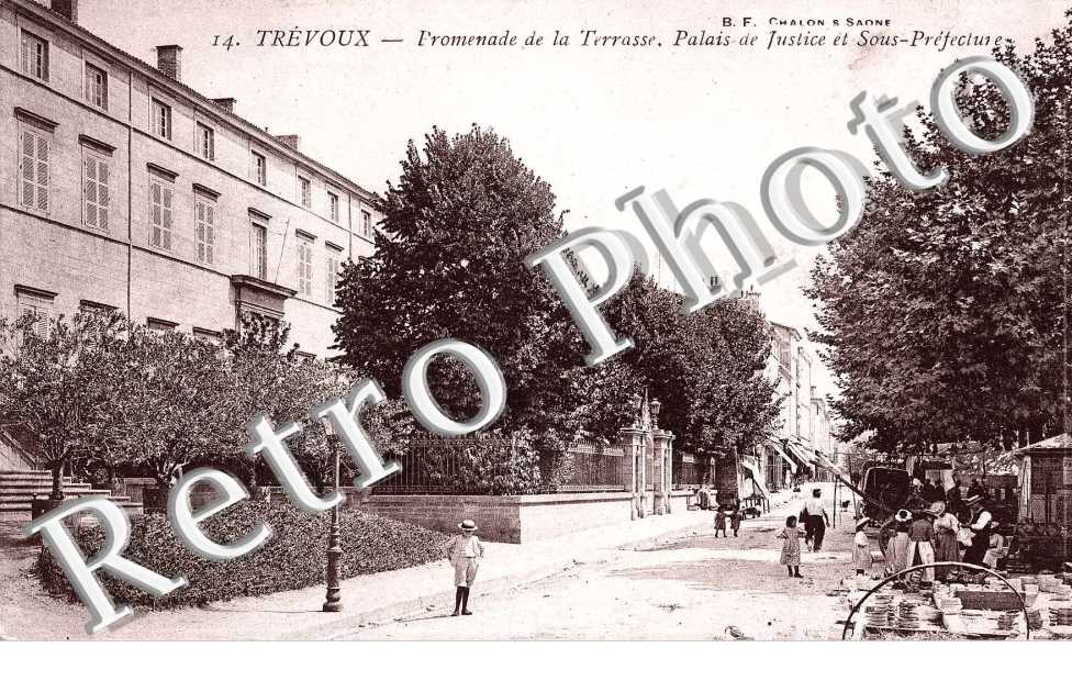 Promenade de la terrasse. palais de justice et sous prefecture