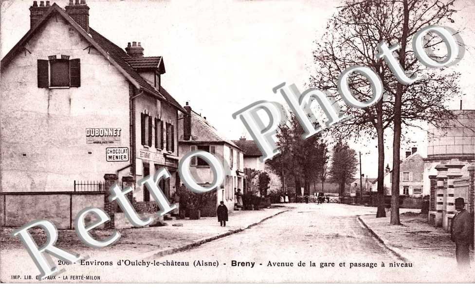 Avenue de la gare et passage a niveau