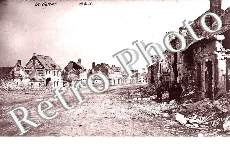 (une rue ville desastree apres la guerre)