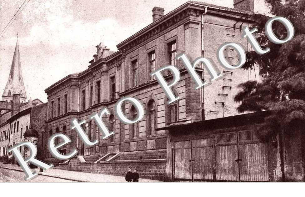 La Mairie et Fleche de l'Eglise