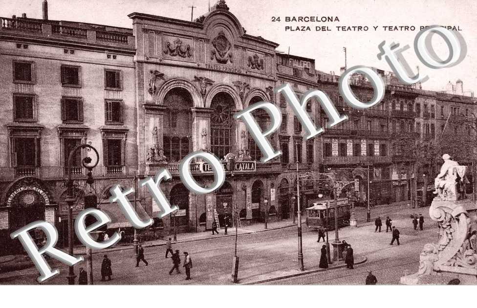 Plaza del Teatro y teatro principal