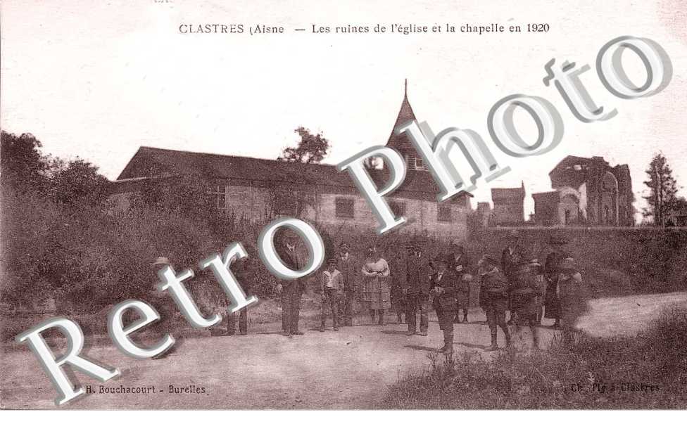 les ruines de  l'eglise et la chapelle en 1920