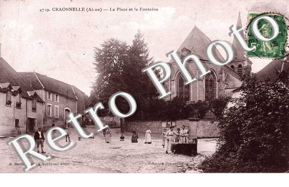 la place et la fontaine