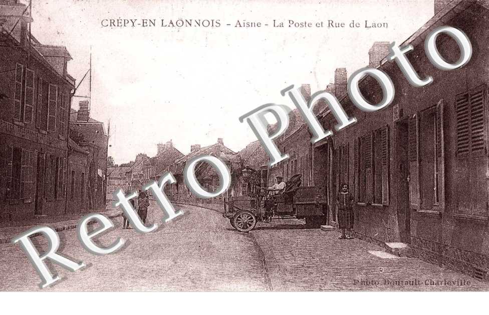 La poste et rue de Laon