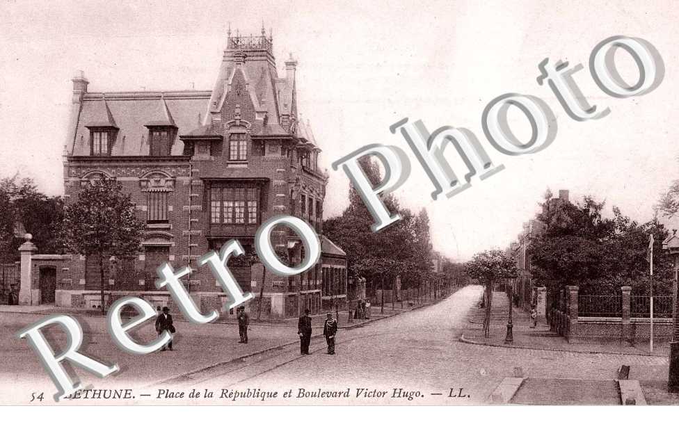 Place de la Republique et boulevard Victor Hugo