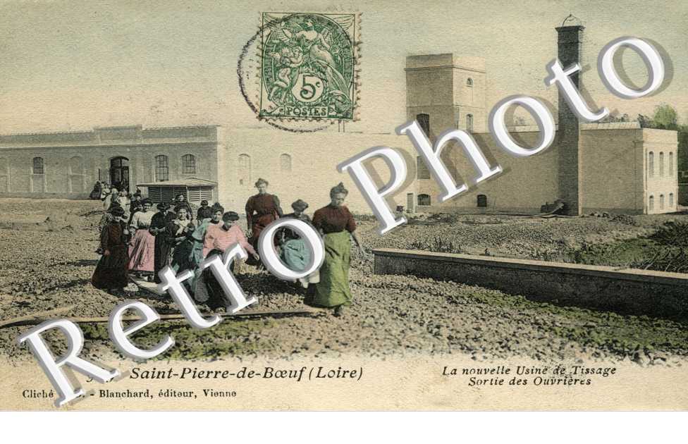 la nouvelle usine de tissage sortie des ouvrieres (couleur)