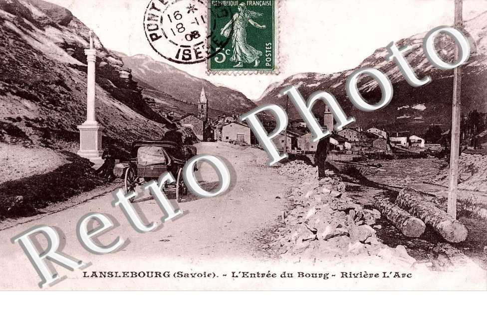 L'entree du bourg - Riviere l'Arc
